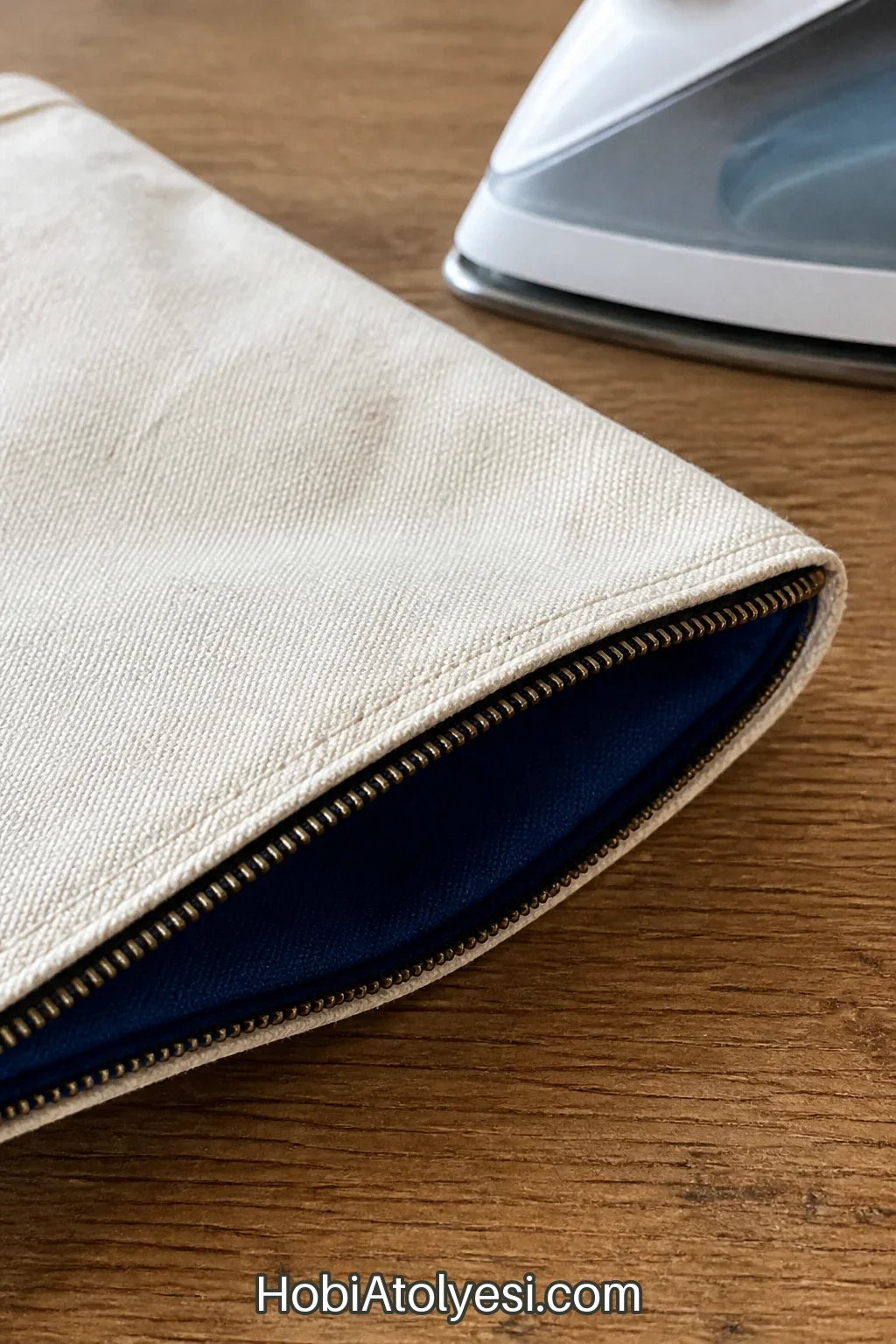 Çantanın ağız kısmında topstitch uygulanması ve son rötuşlar